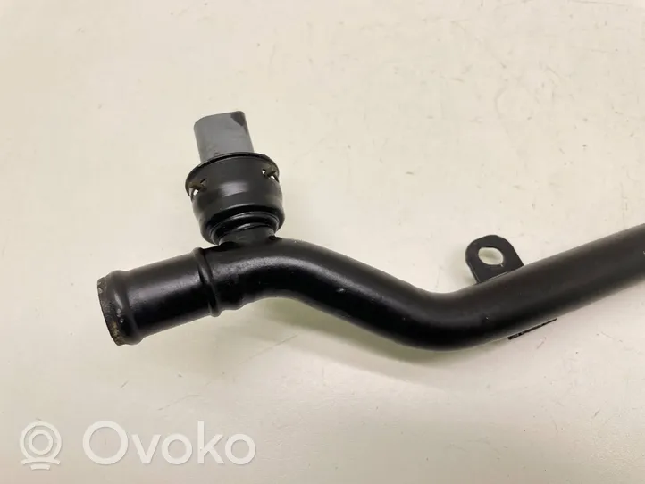Volkswagen Tiguan Engine coolant pipe/hose 5N0121065