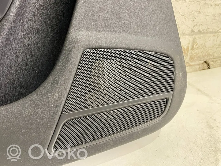 Audi A4 S4 B8 8K Takaoven verhoilu 8K0867305