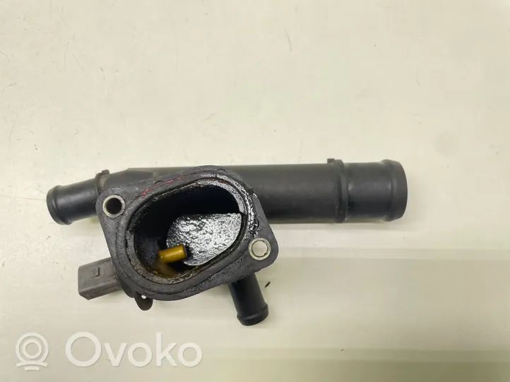 Volkswagen Touran I Engine coolant pipe/hose 038121132D