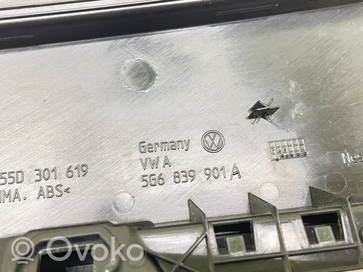 Volkswagen Golf VII Listwa / Uszczelka szyby drzwi tylnych 5G6839901A