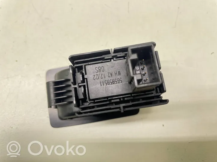 Skoda Kodiaq Кнопка крюка в багажнике 565959511