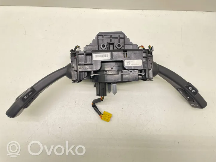 Volvo XC60 Interruptor/palanca de limpiador de luz de giro 31327903