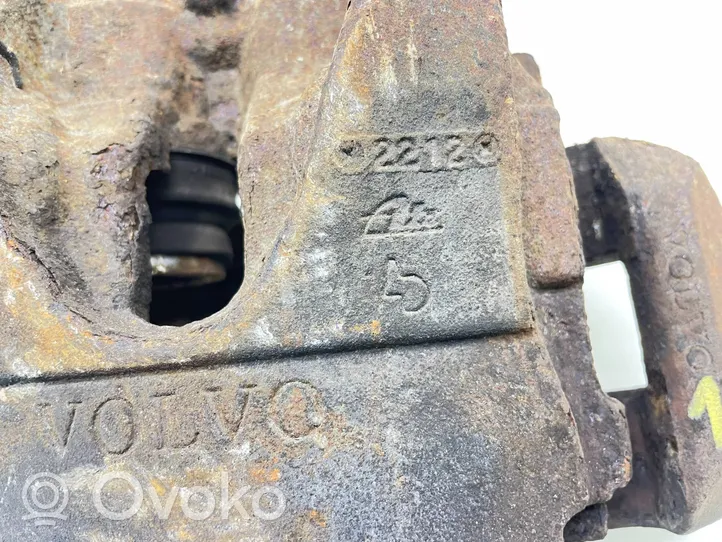 Volvo XC60 Front brake caliper 2212