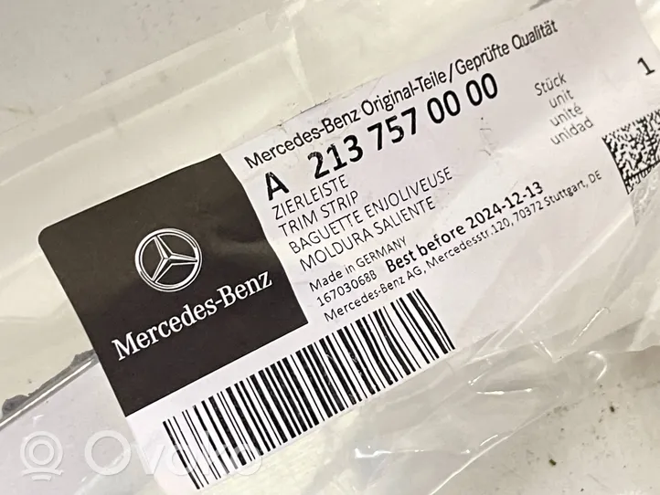Mercedes-Benz E W213 Poszycie / Tapicerka tylnej klapy bagażnika A2137570000