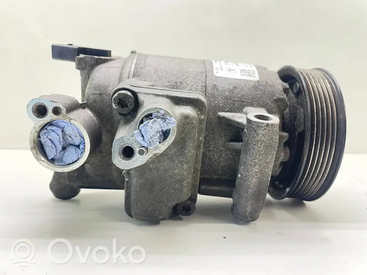 Volkswagen Golf VI Air conditioning (A/C) compressor (pump) 5N0820803A