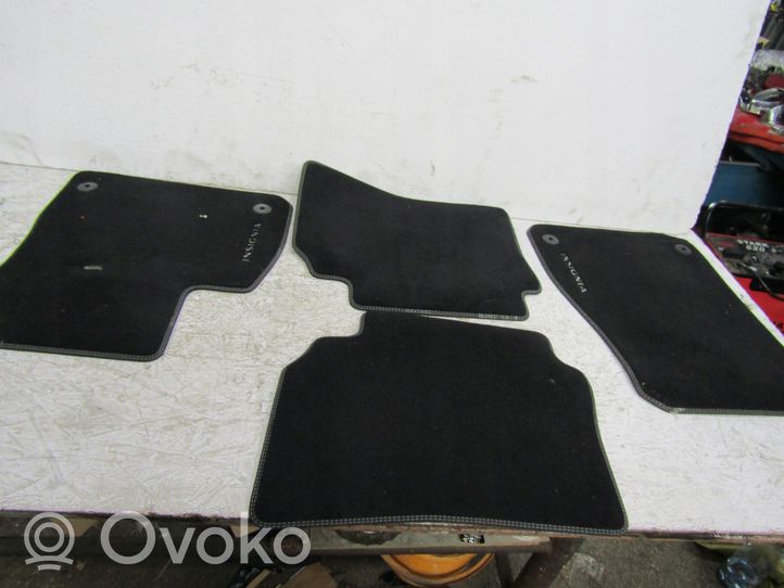 Opel Insignia B Zestaw dywaników samochodowych 13488369