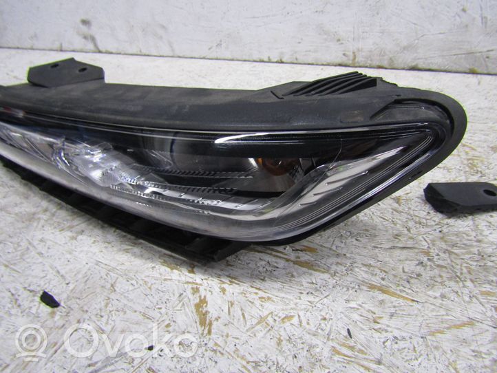 Hyundai Kona I Lampa LED do jazdy dziennej 92207J92