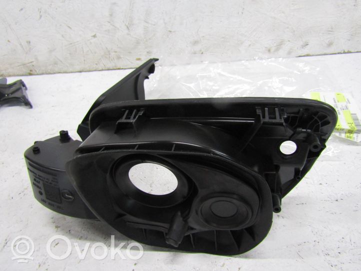 Volkswagen Touareg III Sportello del serbatoio del carburante 760809857