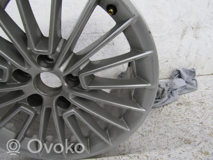 Audi A3 8Y Felgi aluminiowe R15 8Y0601025B