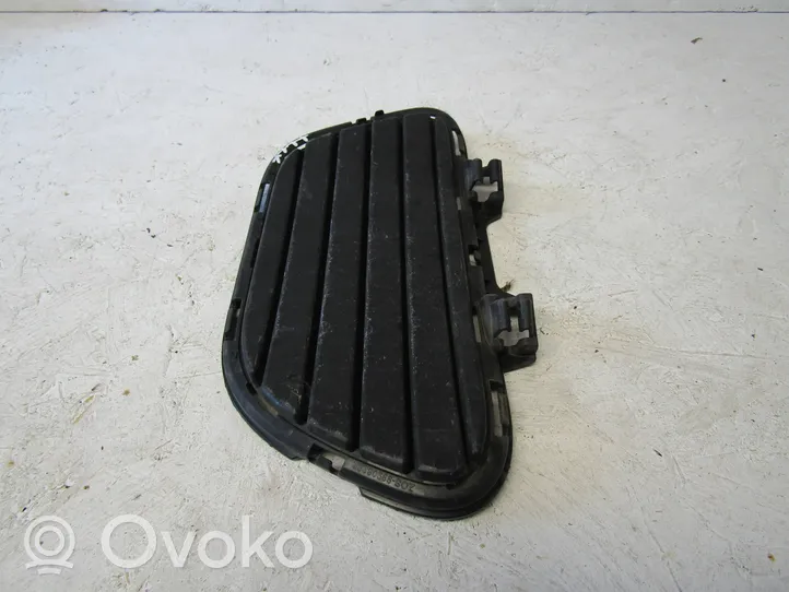 Citroen C5 Aircross Etupuskurin alempi jäähdytinsäleikkö 9827000577