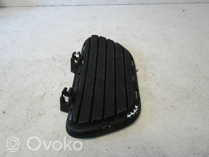 Citroen C5 Aircross Etupuskurin alempi jäähdytinsäleikkö 9827000577