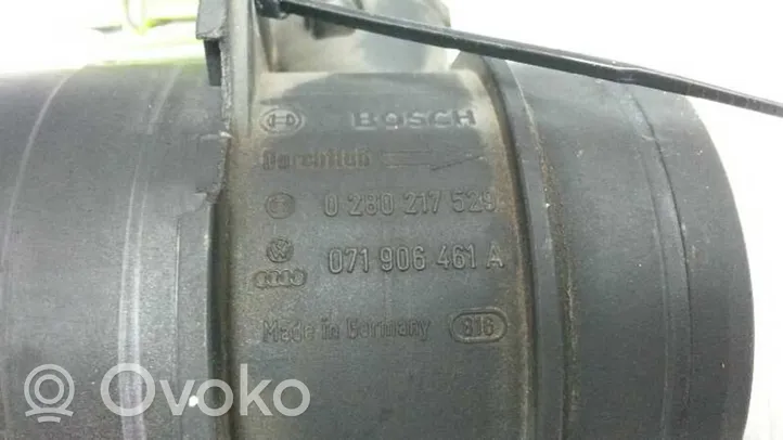 Volkswagen PASSAT B5 Mass air flow meter 071906461AV