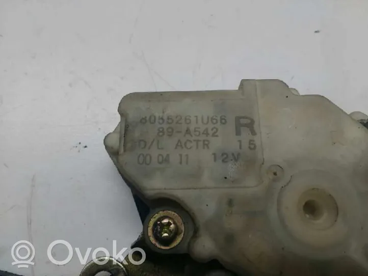 Nissan Almera Tino Zamek drzwi przednich 8055261U66