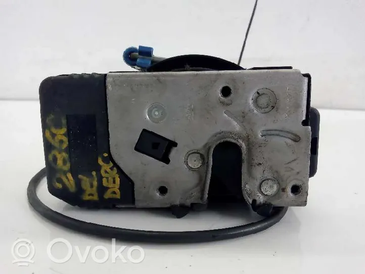 Opel Vivaro Front door lock 8200008248