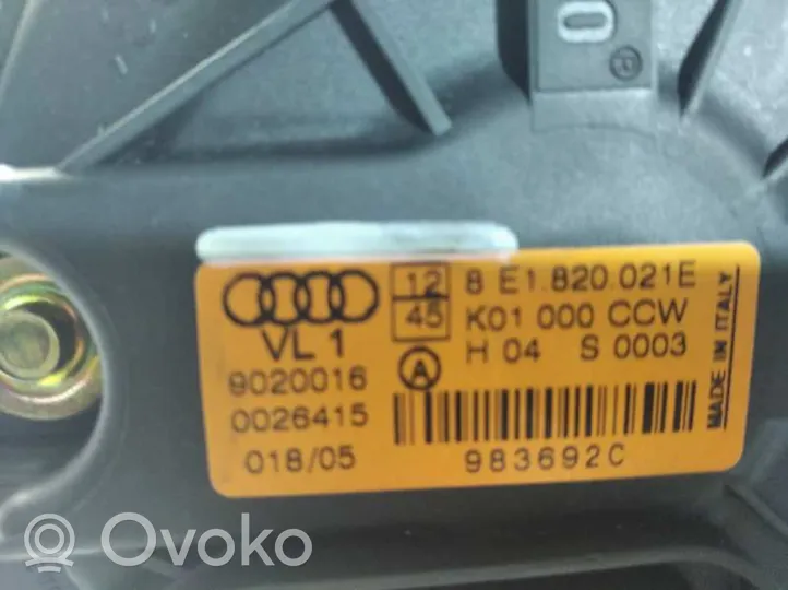 Audi A4 S4 B7 8E 8H Sisälämmityksen ilmastoinnin korin kotelo 8E1820021E