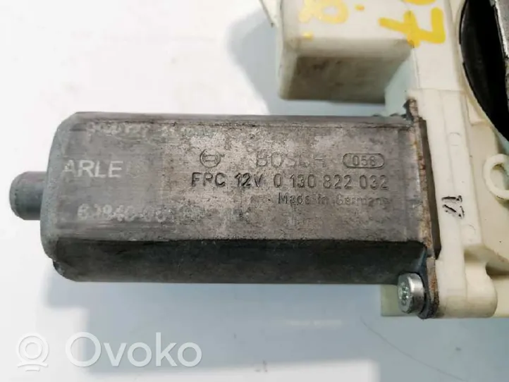 Toyota Avensis T250 Elektryczny podnośnik szyby drzwi tylnych 0130822032