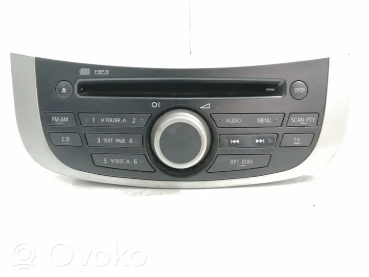 Mitsubishi Grandis Unité principale radio / CD / DVD / GPS 8701A117