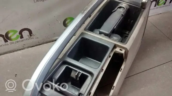 Volvo XC70 Podłokietnik tunelu środkowego 