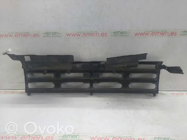 Mitsubishi Montero Atrapa chłodnicy / Grill 