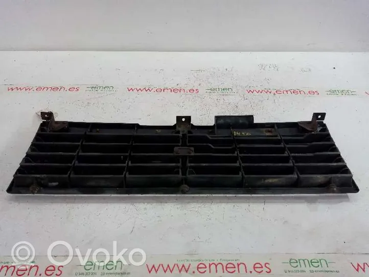 Mitsubishi Montero Grille de calandre avant 