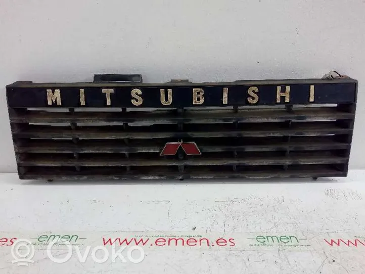 Mitsubishi Montero Atrapa chłodnicy / Grill 