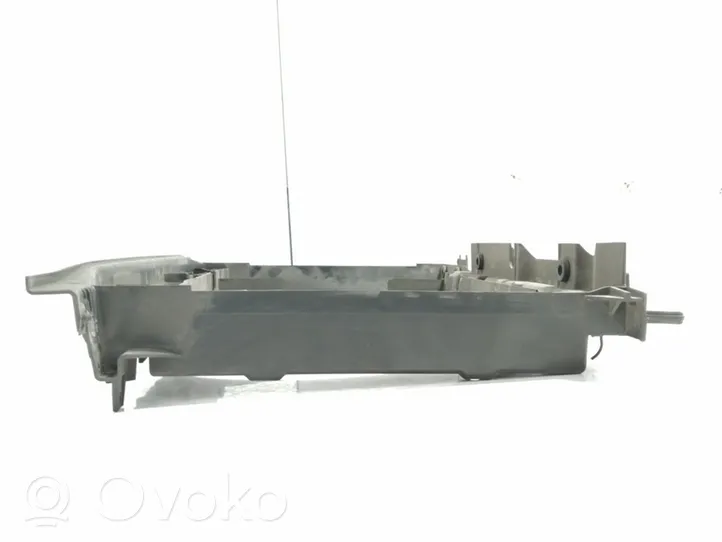 Citroen C4 Grand Picasso Jäähdyttimen kehyksen suojapaneeli 