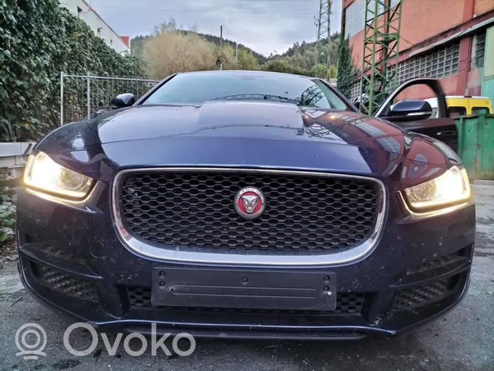 Jaguar XE Kattoturvatyyny GX7314K159BB