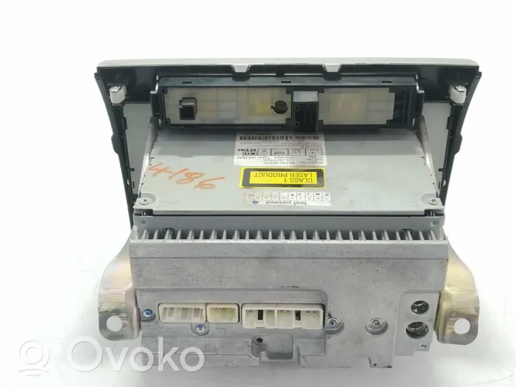 Toyota Corolla Verso AR10 Radio/CD/DVD/GPS-pääyksikkö 861200F030
