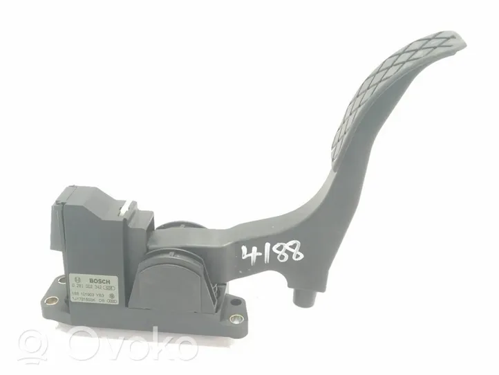 Volkswagen Golf IV Accelerator throttle pedal 1J1721503K