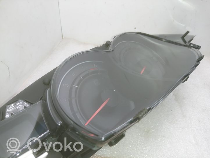 Toyota Verso Geschwindigkeitsmesser Cockpit 838000F070