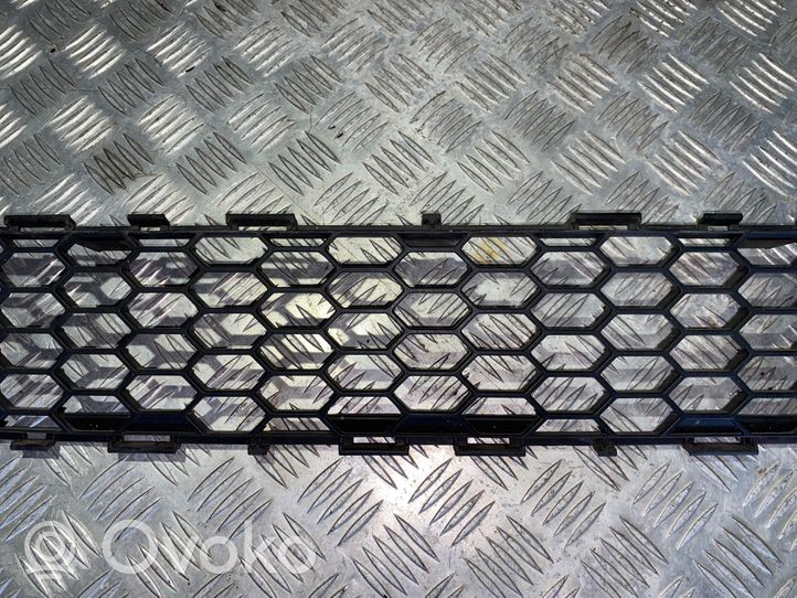 Toyota Corolla Verso AR10 Grille inférieure de pare-chocs avant 