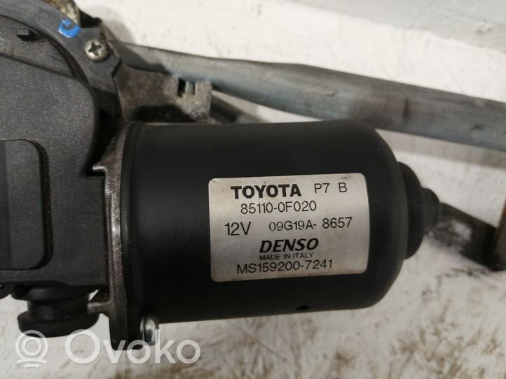 Toyota Corolla Verso AR10 Etupyyhkimen vivusto ja moottori 