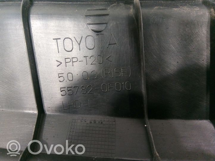 Toyota Corolla Verso AR10 Garniture de pare-brise 557820F010