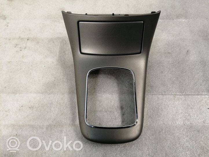 Toyota Avensis T250 Rivestimento in plastica cornice della leva del cambio 