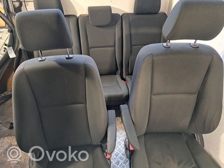 Toyota Corolla Verso AR10 Kit siège 