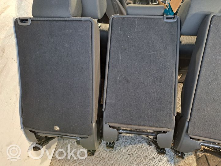 Toyota Corolla Verso AR10 Kit siège 