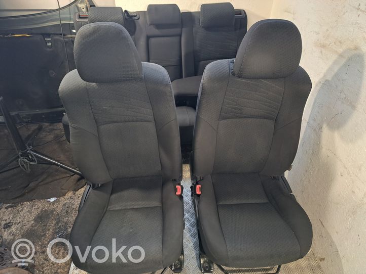 Toyota Avensis T270 Juego del asiento 