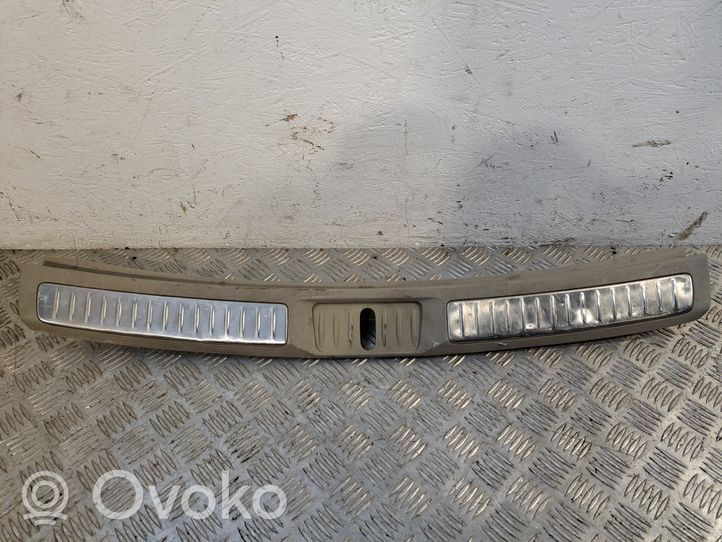 Toyota Avensis T270 Rivestimento di protezione sottoporta del bagagliaio/baule 5838705110