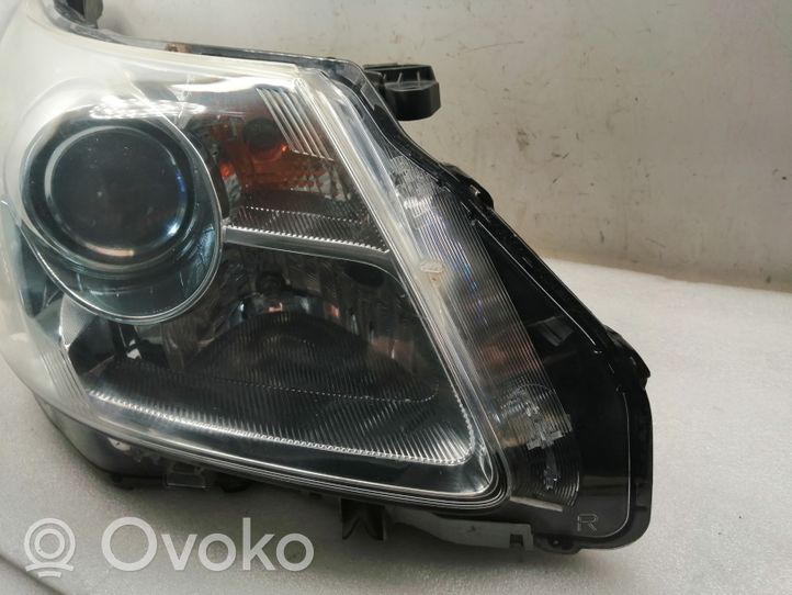 Toyota Avensis T270 Headlight/headlamp 