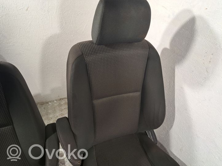 Toyota Corolla Verso AR10 Kit siège 