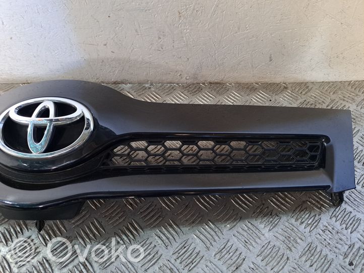 Toyota Corolla Verso AR10 Grille calandre supérieure de pare-chocs avant 