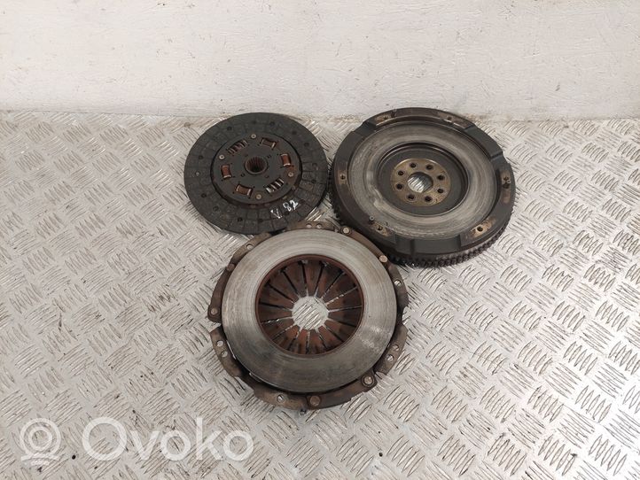 Toyota Corolla Verso AR10 Kit d'embrayage 