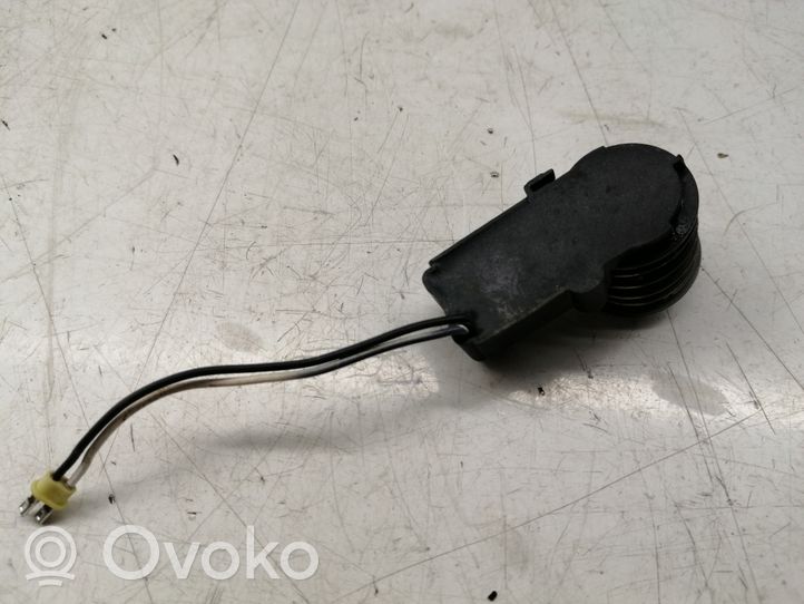 Toyota Avensis T270 Aizmugurē parkošanās sensora (PDC) sensors (-i) 