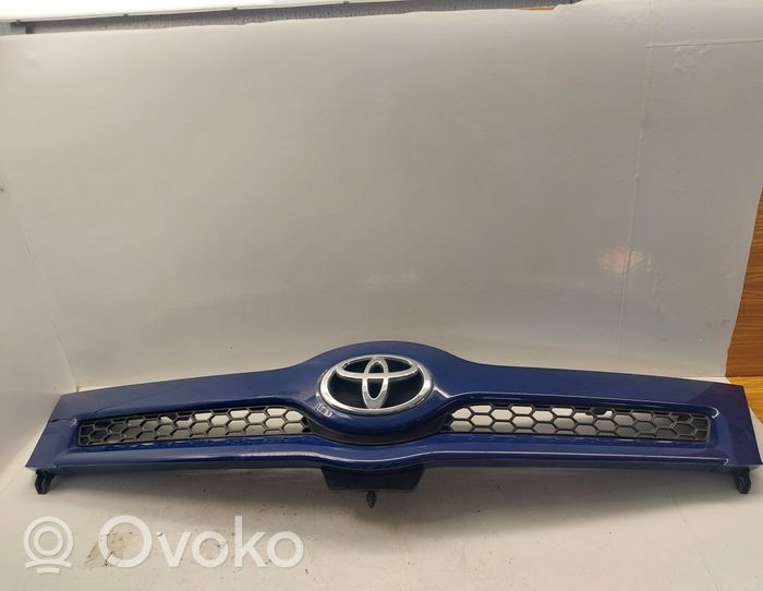 Toyota Corolla Verso AR10 Rejilla delantera 531110F020