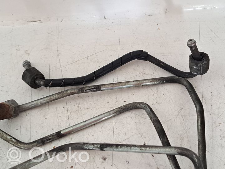 Toyota Corolla Verso AR10 Tuyau d'alimentation d'injecteur de carburant 