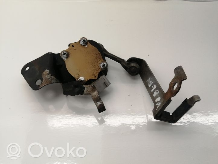 Toyota Avensis T250 Sensore di livello faro/fanale 