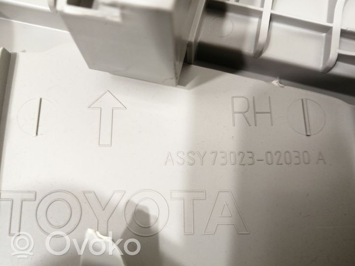 Toyota Verso Osłona górna słupka / B 