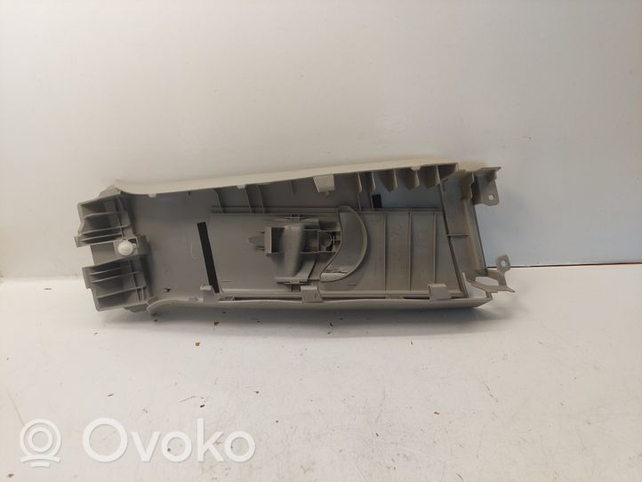 Toyota Verso (B) Revêtement de pilier (bas) 7313602030A