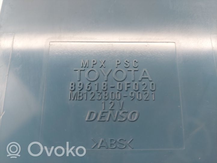 Toyota Corolla Verso AR10 Degimo valdymo blokas MB1238009021