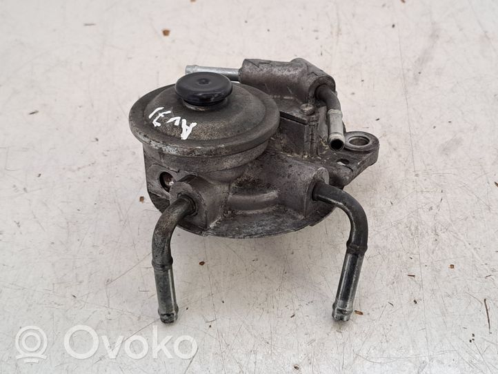 Toyota Avensis T250 Staffa/supporto di montaggio del filtro carburante 